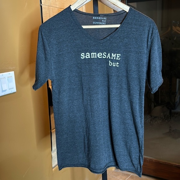 Same Same But Different T-Shirt. Funny Travel Thailand Shirt Tee Size Small - Picture 1 of 4